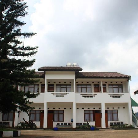 Narima Resort Hotel Lembang Zewnętrze zdjęcie