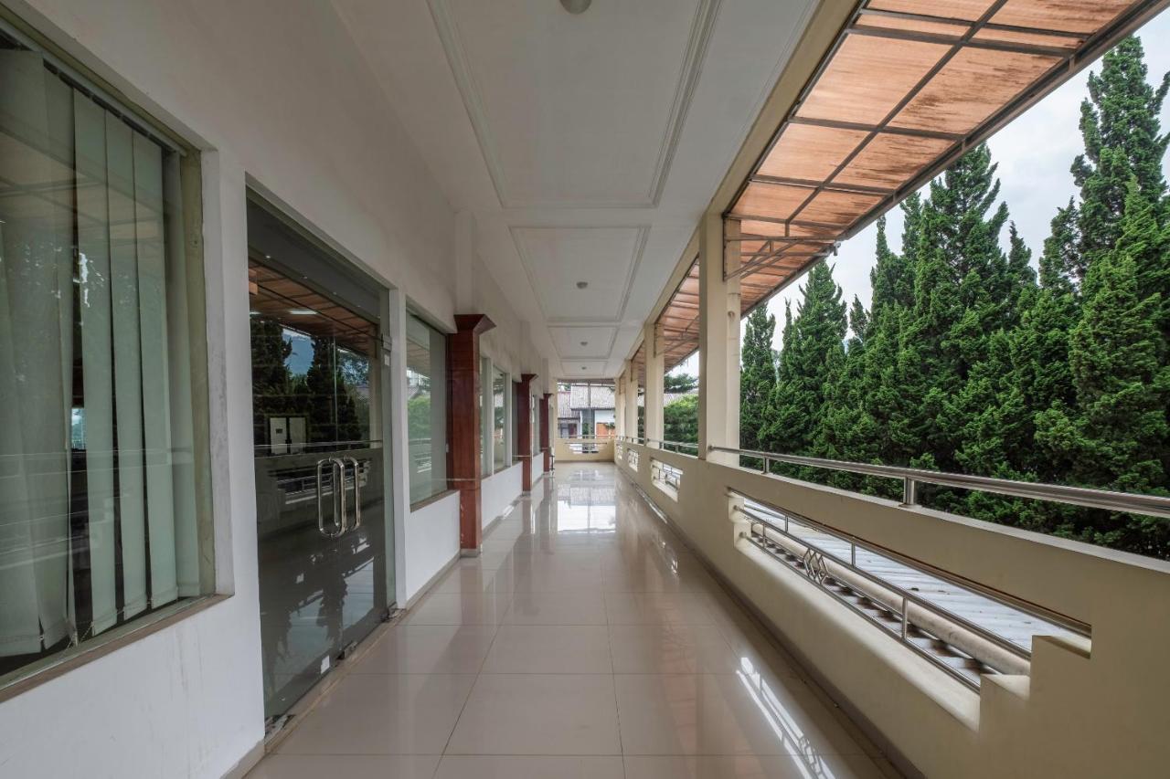 Narima Resort Hotel Lembang Zewnętrze zdjęcie