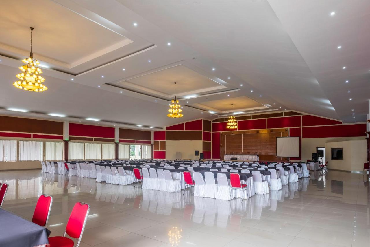 Narima Resort Hotel Lembang Zewnętrze zdjęcie