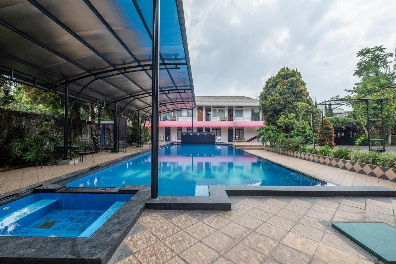 Narima Resort Hotel Lembang Zewnętrze zdjęcie